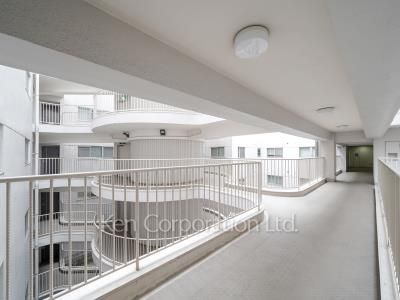  Corridor