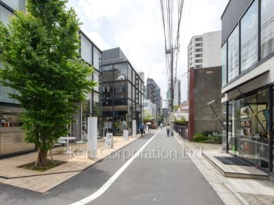  Neighborhood