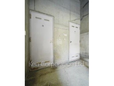 Trunk room