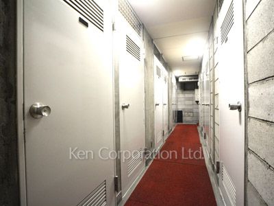 Trunk room