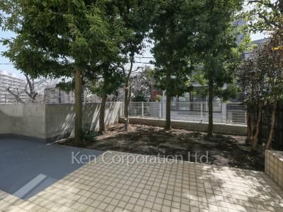  Courtyard/Greenery