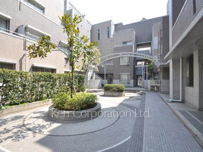 Courtyard/Greenery