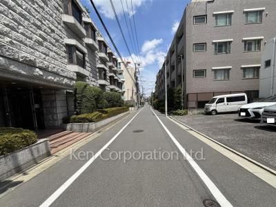  Neighborhood