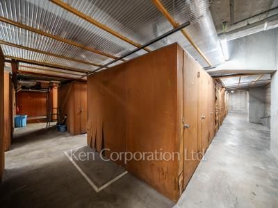 Trunk room