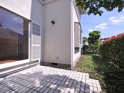  Courtyard/Greenery