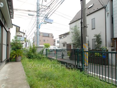  Courtyard/Greenery
