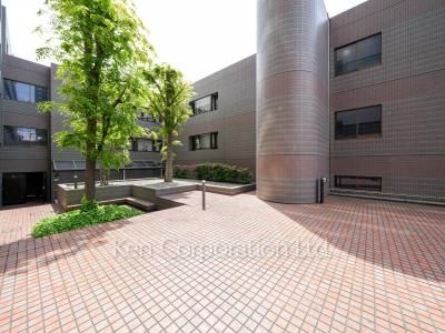  Courtyard/Greenery