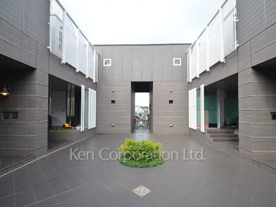 Courtyard/Greenery