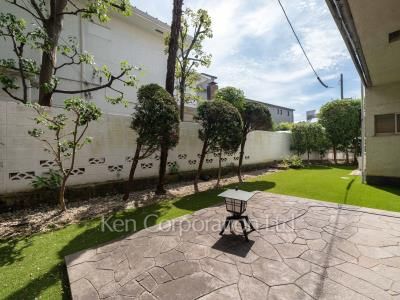  Courtyard/Greenery