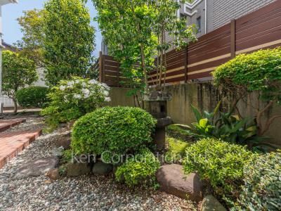  Courtyard/Greenery