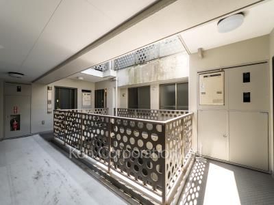  Corridor