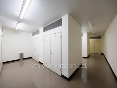 Trunk room
