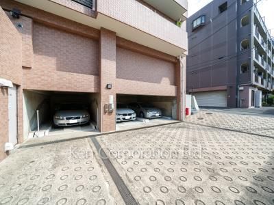  Parking Lot