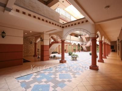  Courtyard/Greenery