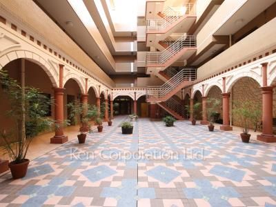  Courtyard/Greenery