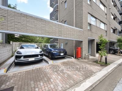  Parking Lot