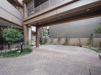 Courtyard/Greenery