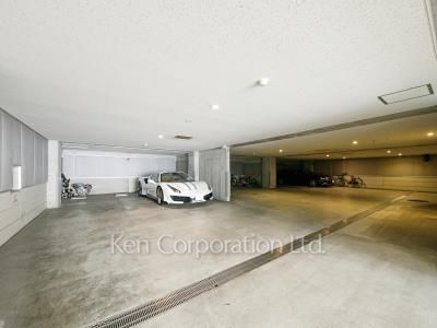  Parking Lot