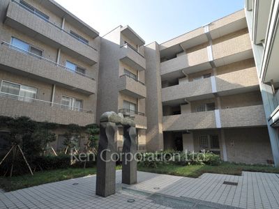 Courtyard/Greenery