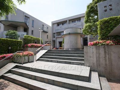  Courtyard/Greenery