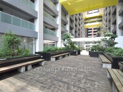  Courtyard/Greenery