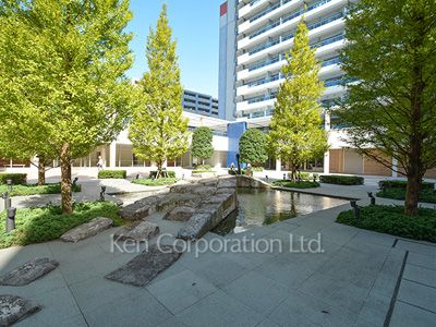  Courtyard/Greenery