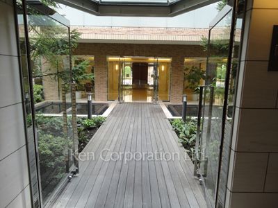  Courtyard/Greenery