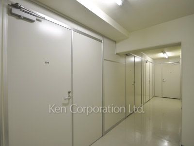 Trunk room