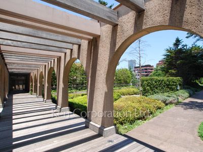  Courtyard/Greenery
