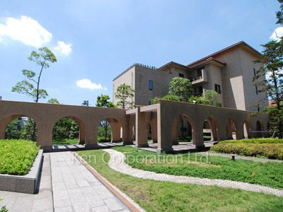  Courtyard/Greenery