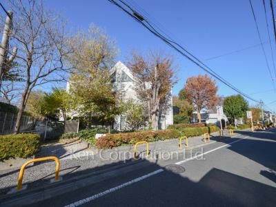  Neighborhood
