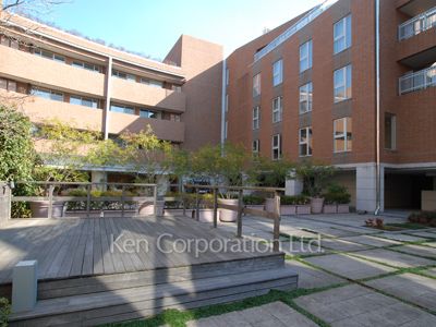 Courtyard/Greenery