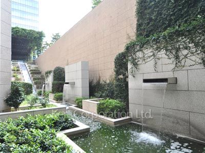  Courtyard/Greenery