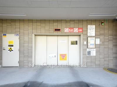  Parking Lot