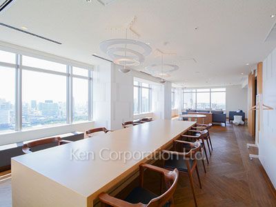  Sky View Lounge