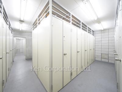Trunk room