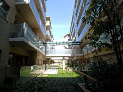  Courtyard/Greenery