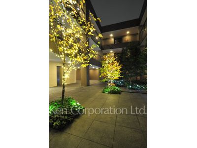  Courtyard/Greenery