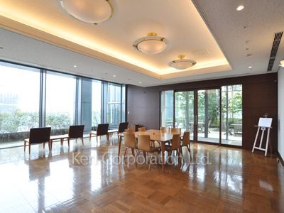Sky View Lounge