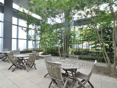 Sky View Lounge