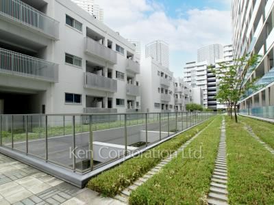  Courtyard/Greenery