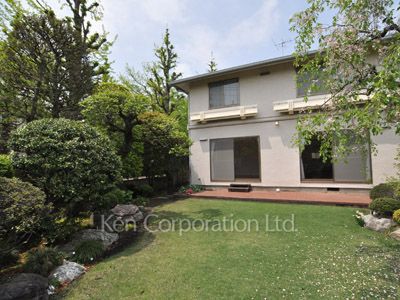 Courtyard/Greenery