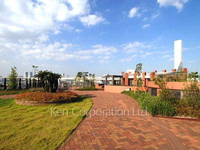  Courtyard/Greenery