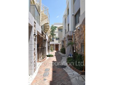 Courtyard/Greenery
