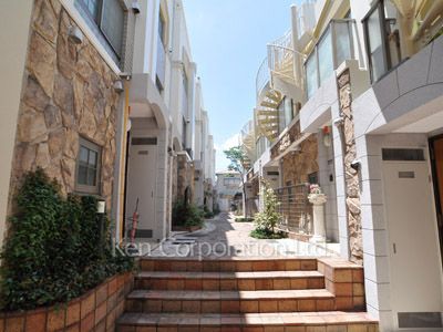 Courtyard/Greenery