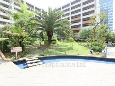  Courtyard/Greenery