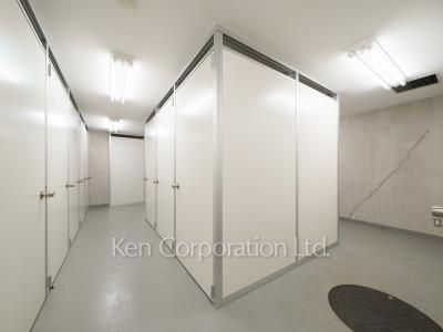 Trunk room
