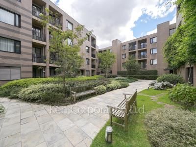  Courtyard/Greenery