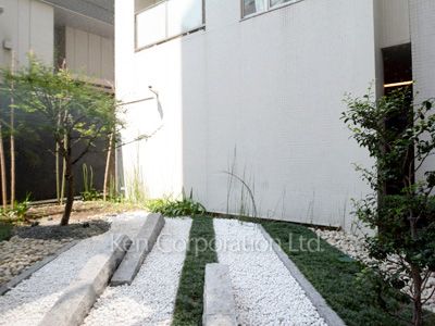 Courtyard/Greenery