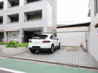 Parking Lot